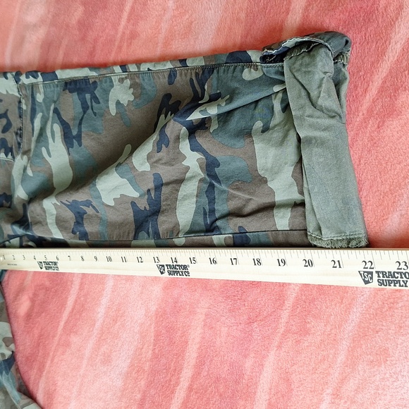 🪖 Sancturay Standard Surplus cropped capri camouflage BDU pants. Size 26. - Picture 13 of 15